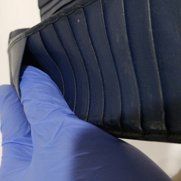 Salvatore Ferragamo Leather Gancini Long Black Bi-Fold Wallet – Luxury, Timeless - Picture 11 of 17